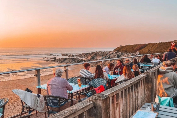 Food, Drinks & All-Day Dining