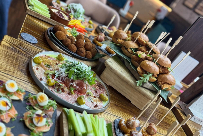 Atmosphere & Entertainment